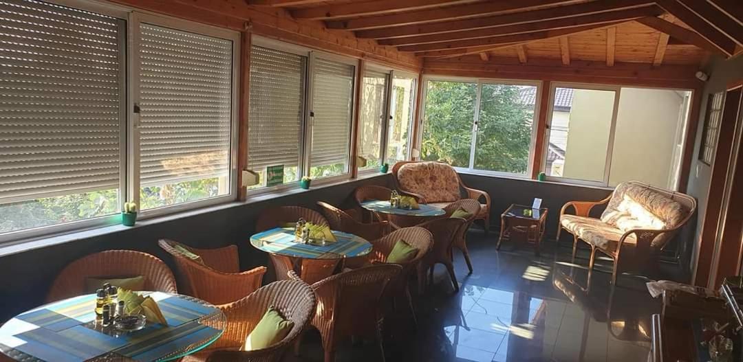 Villa Mugur Două Mai Kültér fotó